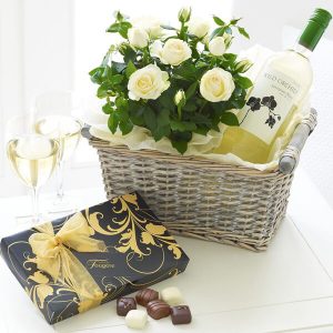 gift_basket_with_wine